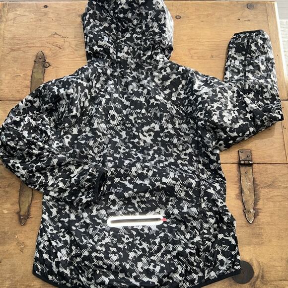 Tommy Hilfeger Sport Women’s Full Zip Black Camo Hooded Windbreaker Size Large - Picture 8 of 10